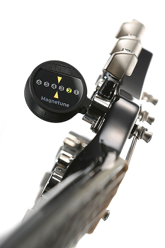 Korg MG-1 Magnetune Тюнер гитарный на магнитном креплении.