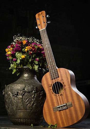 Flight NUT310 Укулеле тенор.